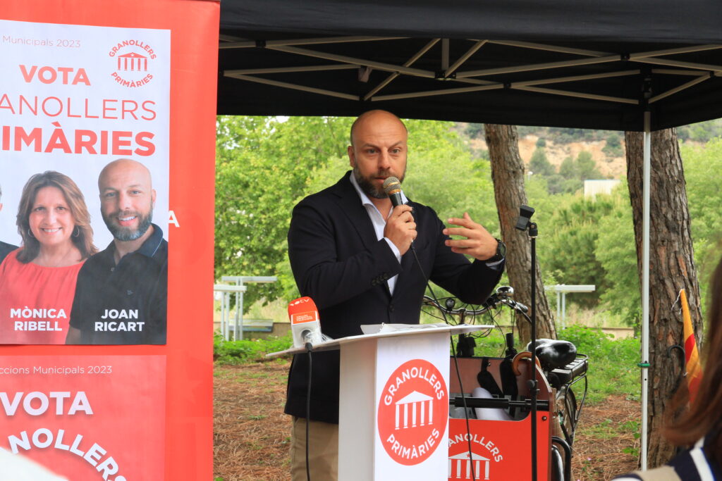 Joan Ricart durant l'acte d'inici de campanya al parc del Congost